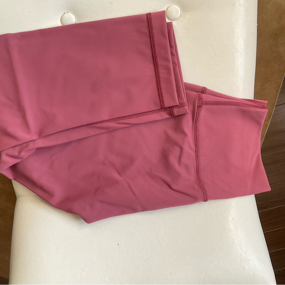 Wunder Under 8 high rise crop 21”